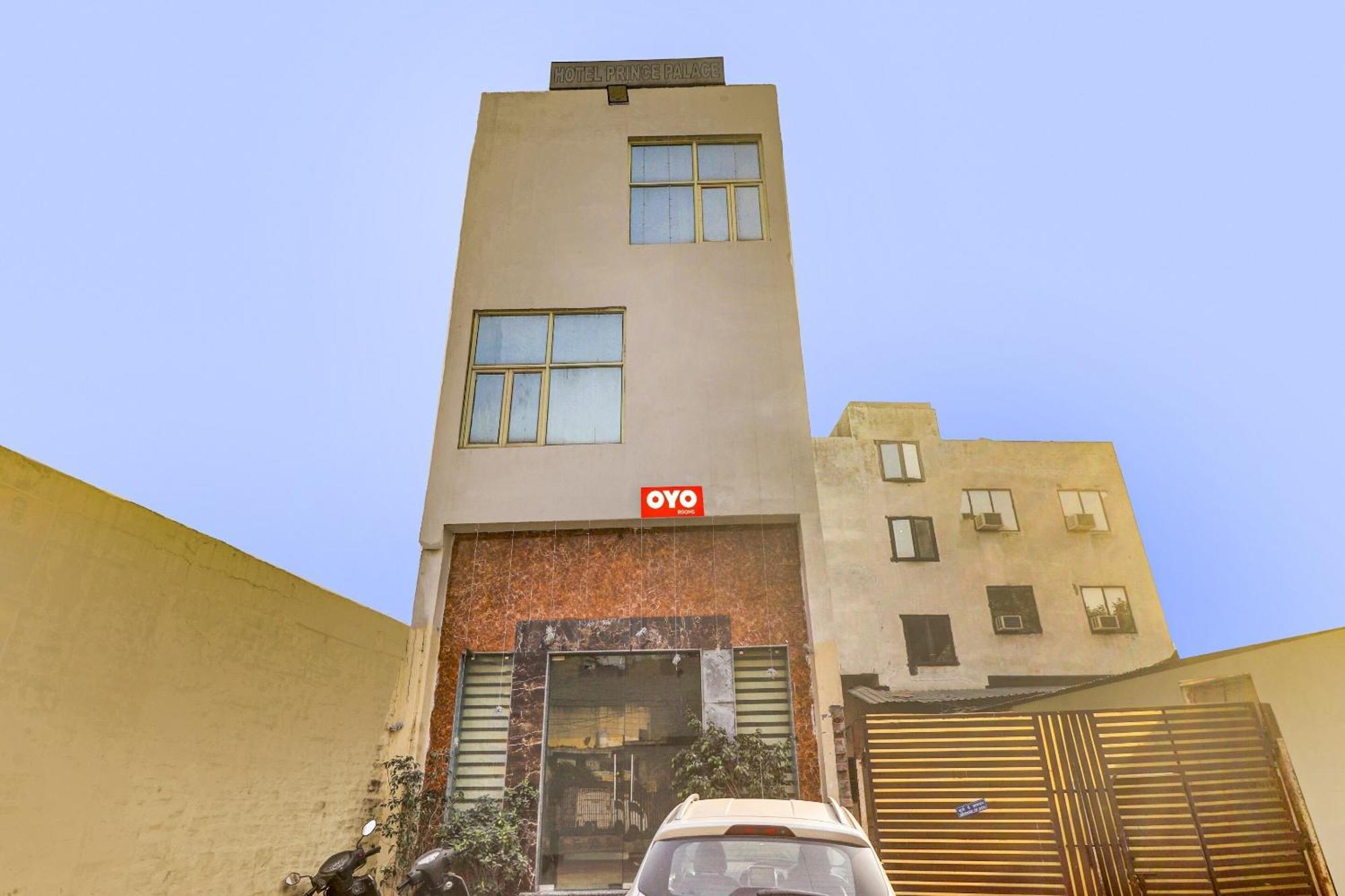 Hotel O Prince Home Stay Near Ambience Mall Neu-Delhi Exterior foto